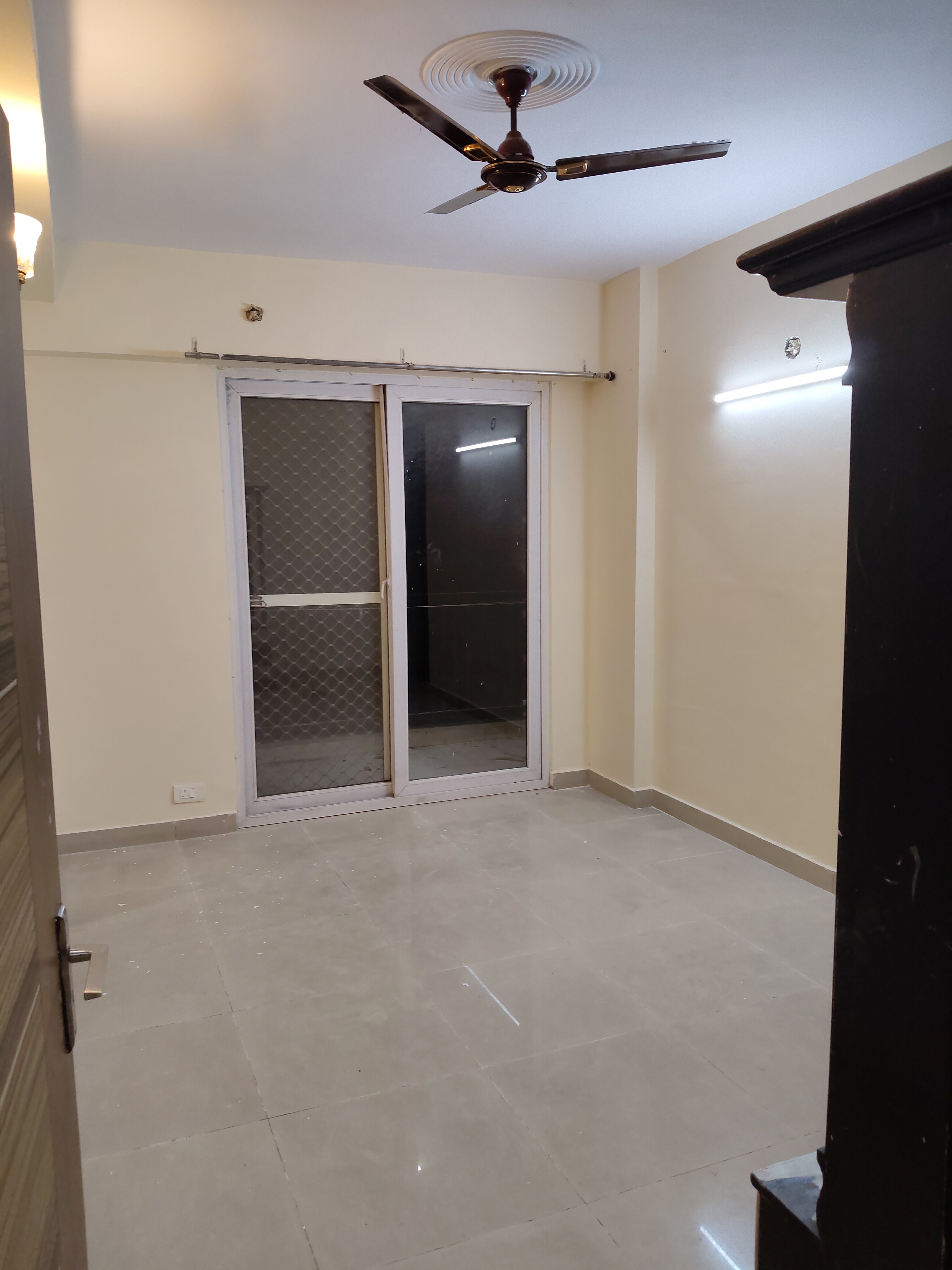 3.5 BHK Apartment For Rent in La Residentia Noida Ext Tech Zone 4 Greater Noida  7818119