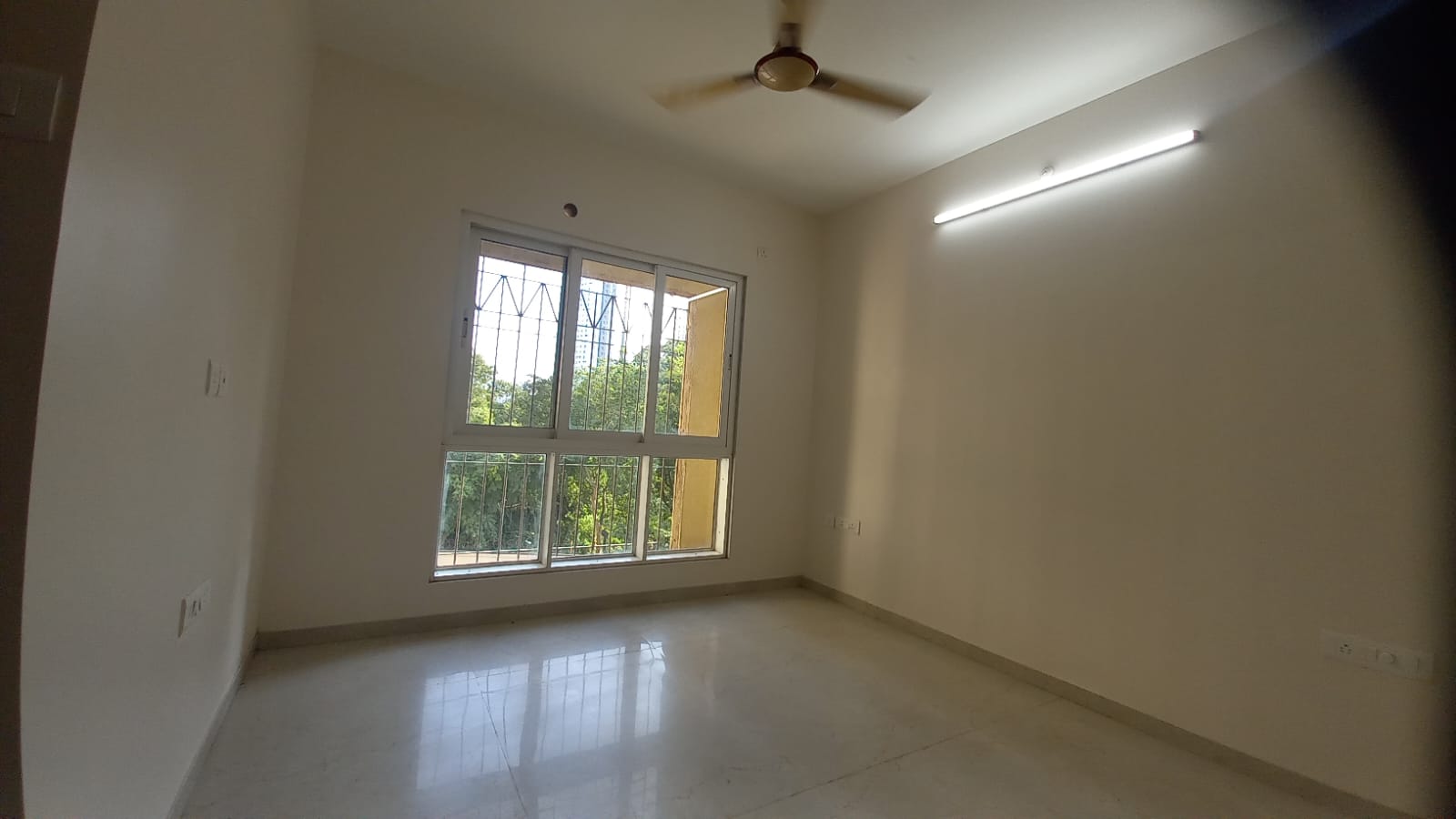 2 BHK Apartment For Sale in Dosti West County