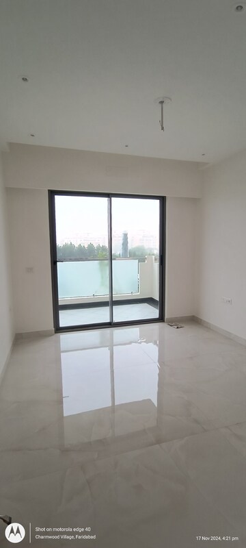 Furnished Amenities in 3.5 BHK Apartment at Ahinsa Planet, Suraj Kund – for Sale