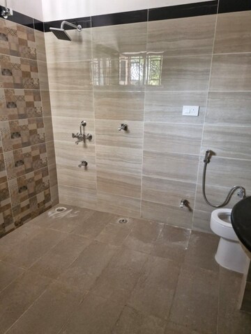 रेसिडेंशियल घर वर्ग फुट फॉर रेंट इन मोहित नगर देहरादून  7818260