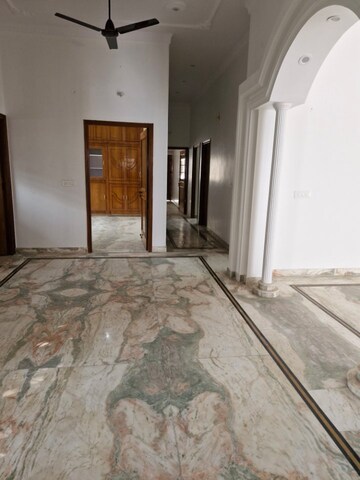 रेसिडेंशियल घर वर्ग फुट फॉर रेंट इन मोहित नगर देहरादून  7818260