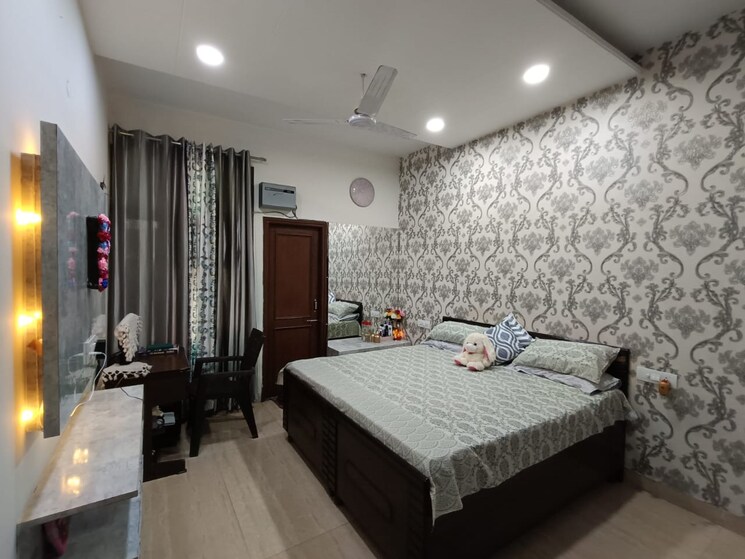 Master Bedroom, somsons-imperial-towers 3 Bedroom 1665 Sq.Ft. Builder Floor In Dhakoli Village Zirakpur 7818341