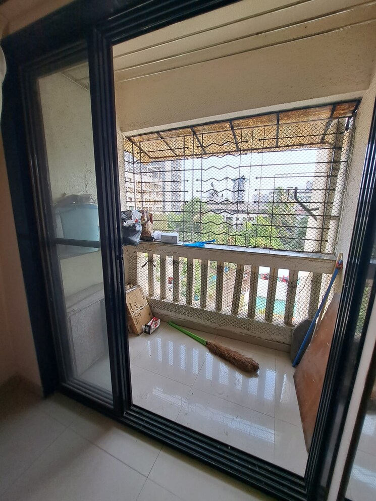 Balcony, maruti-mahadev-nagar 2 Bedroom 975 Sq.Ft. Apartment In Sunil Nagar Thane 7818393