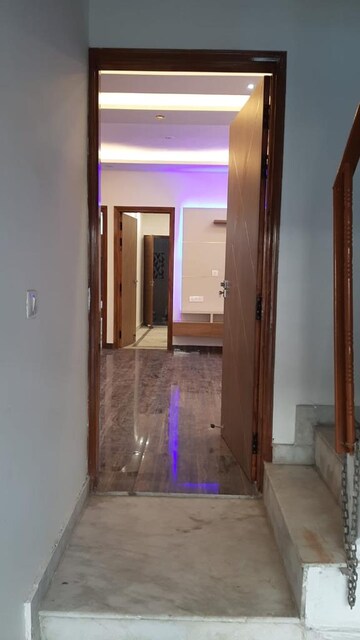 Building Lobby in 4 BHK Builder Floor at Shalimar Garden Extension ii – for Rent