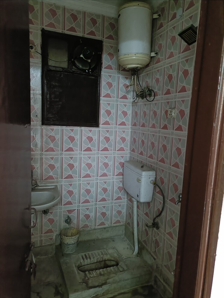 Bathroom, mehrauli 2 Bedroom 720 Sq.Ft. Builder Floor In Mehrauli Delhi 7818550