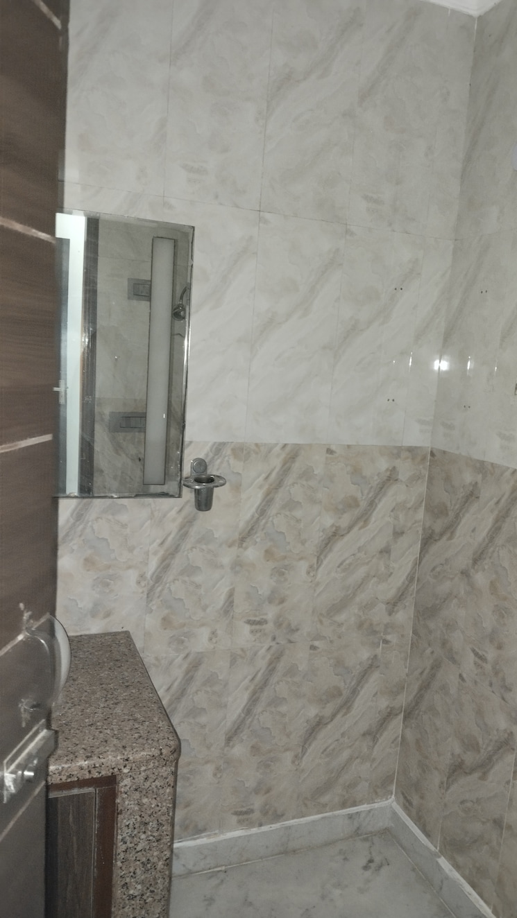Bathroom, saket 3 Bedroom 1200 Sq.Ft. Builder Floor In Saket Delhi 7818570