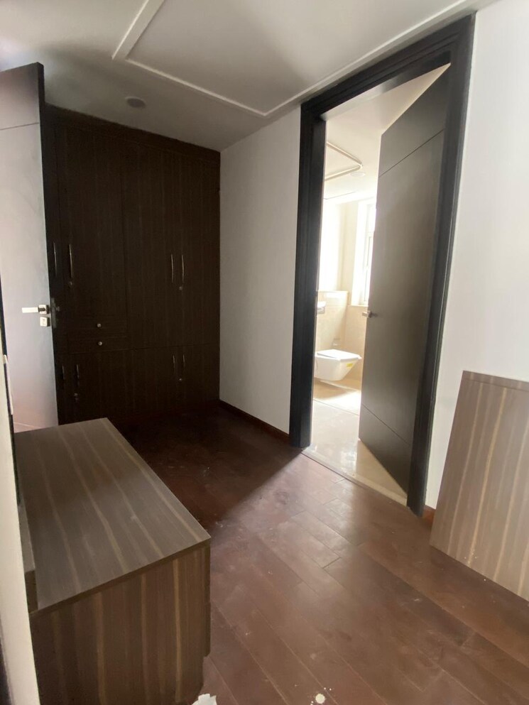 Room, emaar-marbella 5 Bedroom 8120 Sq.Ft. Villa In Sector 66 Gurgaon 7818657