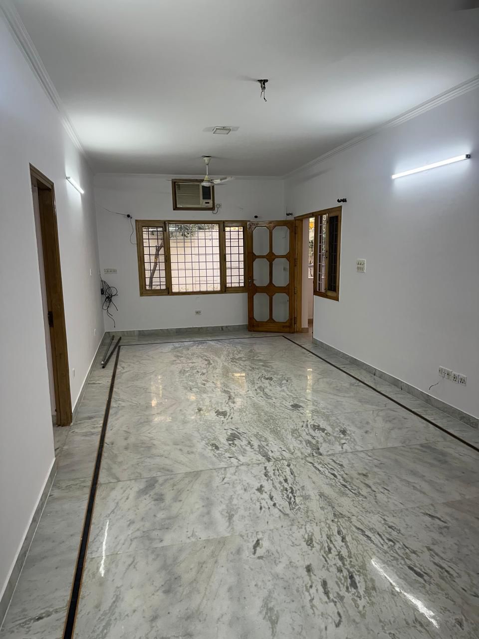 2 BHK + Extra Room Apartment For Sale in Vasant Kunj
