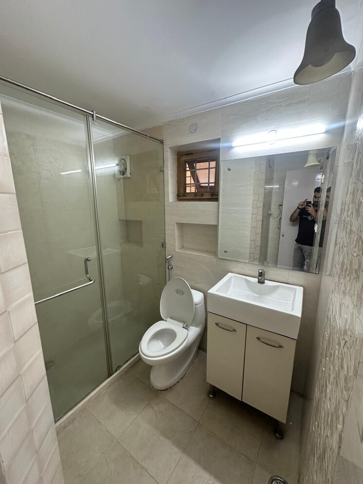 Bathroom, vasant kunj 2 Bedroom 1250 Sq.Ft. Apartment In Vasant Kunj Delhi 7818802