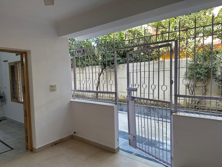 Balcony, vasant kunj 2 Bedroom 1250 Sq.Ft. Apartment In Vasant Kunj Delhi 7818802