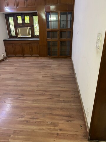 Room in 2 BHK Apartment at Vasant Kunj – for Sale