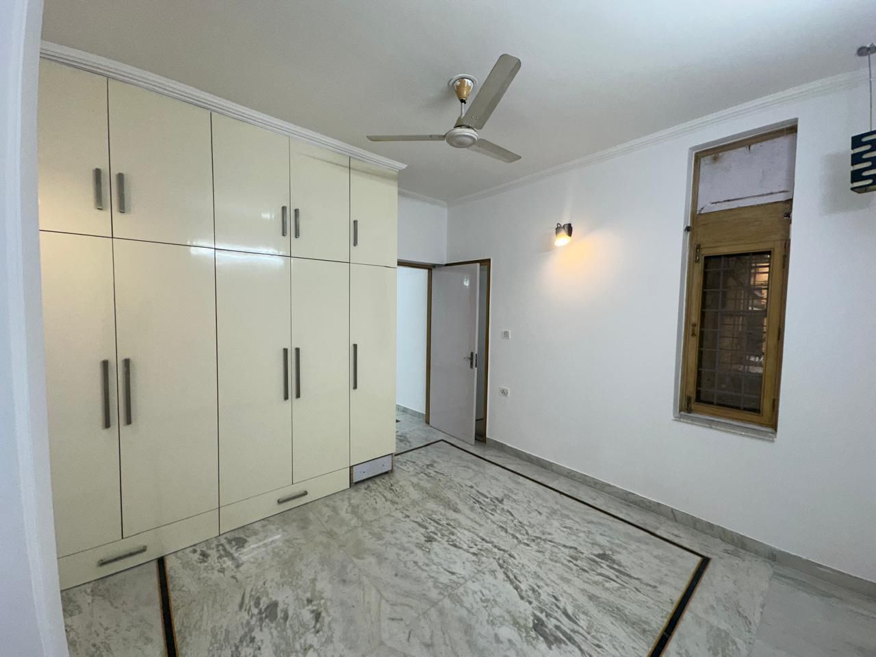 2 BHK + Extra Room Apartment For Sale in Vasant Kunj