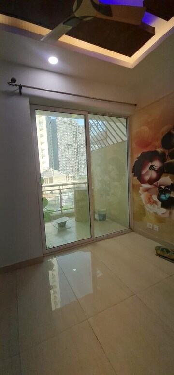 Room in 3 BHK Apartment at Gaur Saundaryam, Tech Zone 4 Greater Noida – for Sale