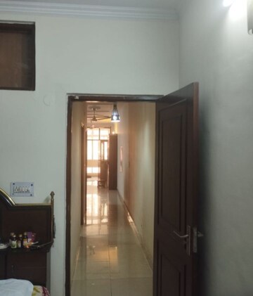 Furnished Amenities in 2 BHK Builder Floor at Lajpat Nagar – for Sale
