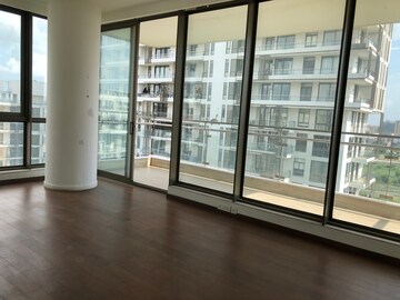 Room in 3.5 BHK Apartment at M3M Golf Estate, Sector 65 – for Rent