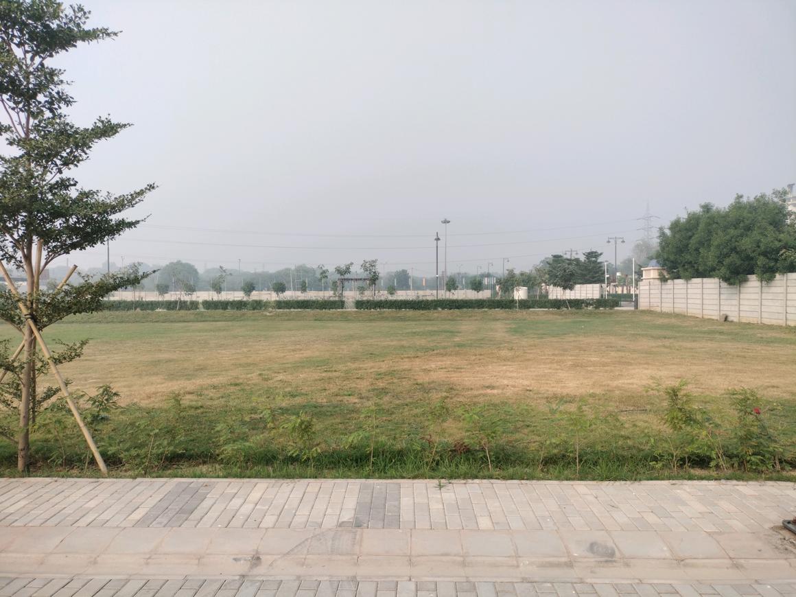 Plot For Sale in Bptp District 6 L Blcok S