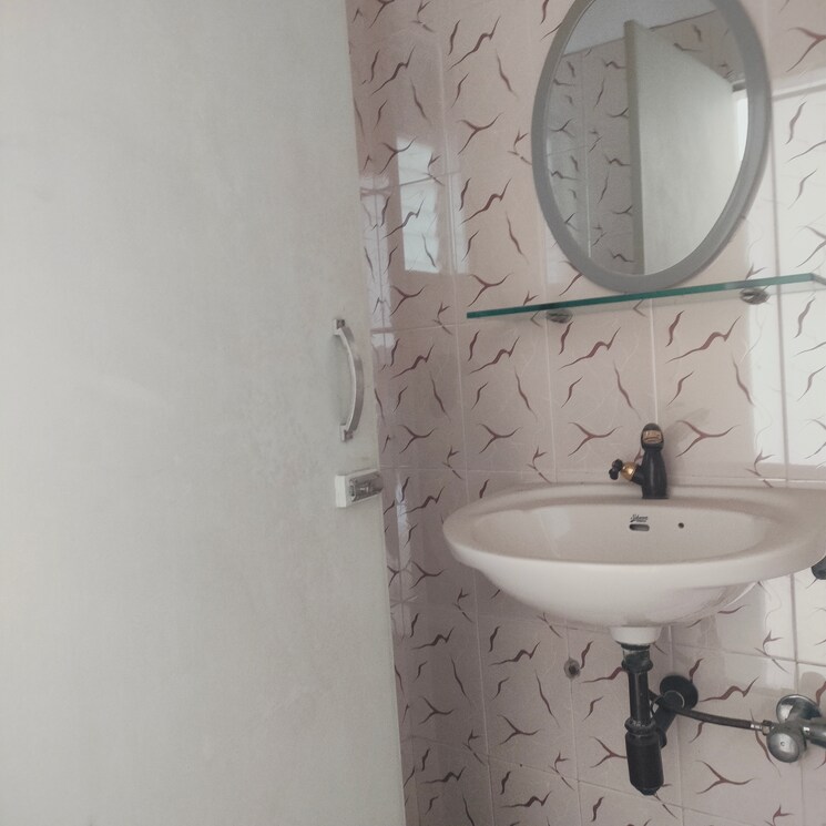 Attached Bathroom, windsor-tower 3 Bedroom 1650 Sq.Ft. Apartment In Andheri West Mumbai 7818945