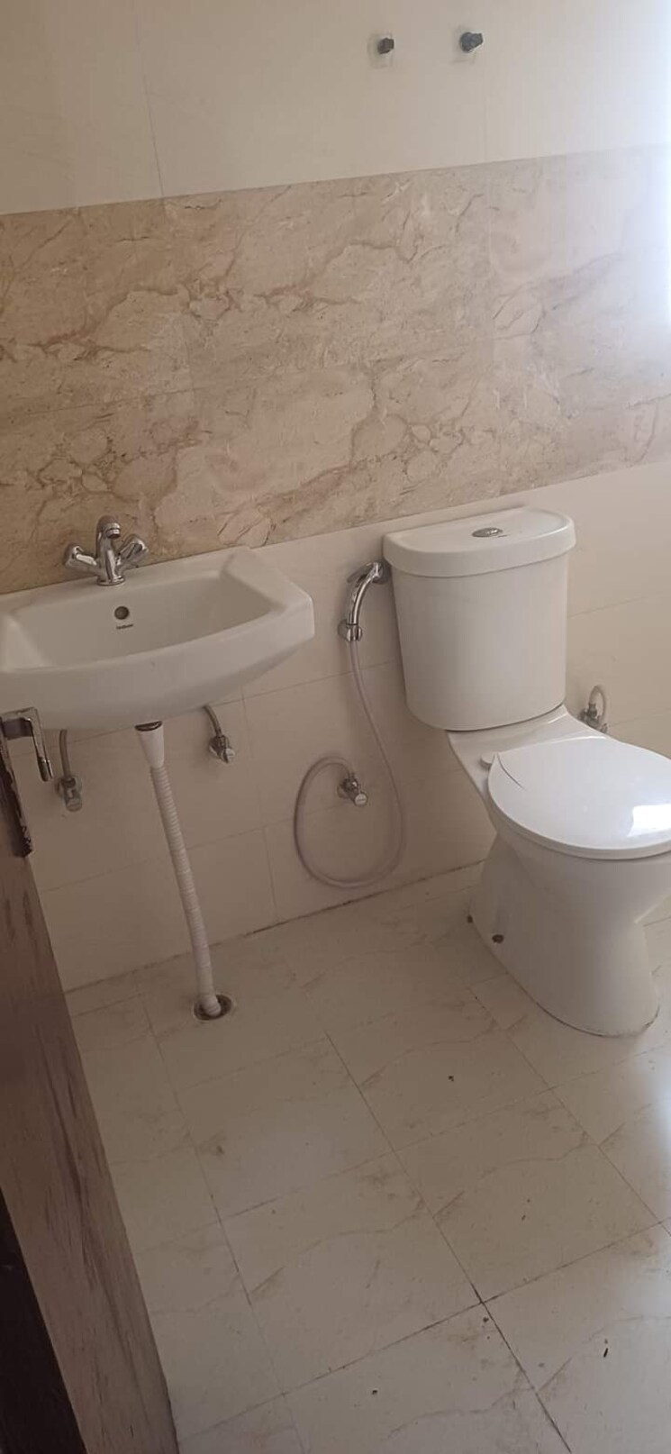 Bathroom, amrapali-golf-homes 3 Bedroom 1115 Sq.Ft. Apartment In Sector 4, Greater Noida Greater Noida 7818993