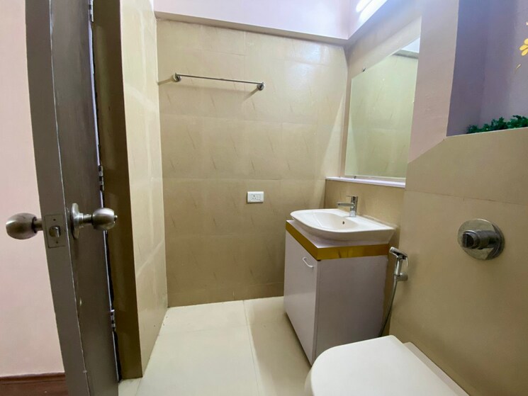 Bathroom, lodha-splendora 3 Bedroom 955 Sq.Ft. Apartment In Ghodbunder Road Thane 7819065