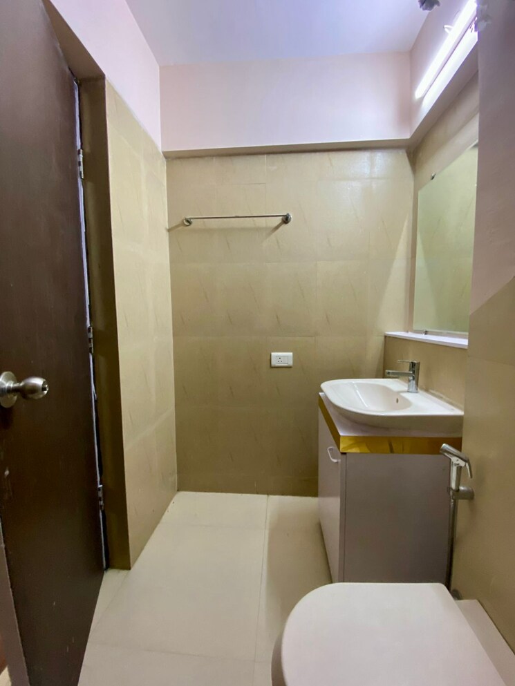 Kitchen, lodha-splendora 3 Bedroom 955 Sq.Ft. Apartment In Ghodbunder Road Thane 7819065