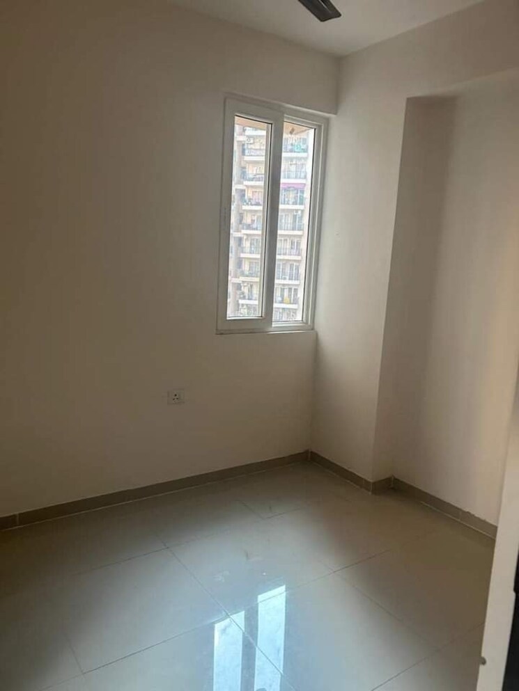 Room, gaur-city-2-14th-avenue 3 Bedroom 1300 Sq.Ft. Apartment In Sector 16c Greater Noida Greater Noida 7819125