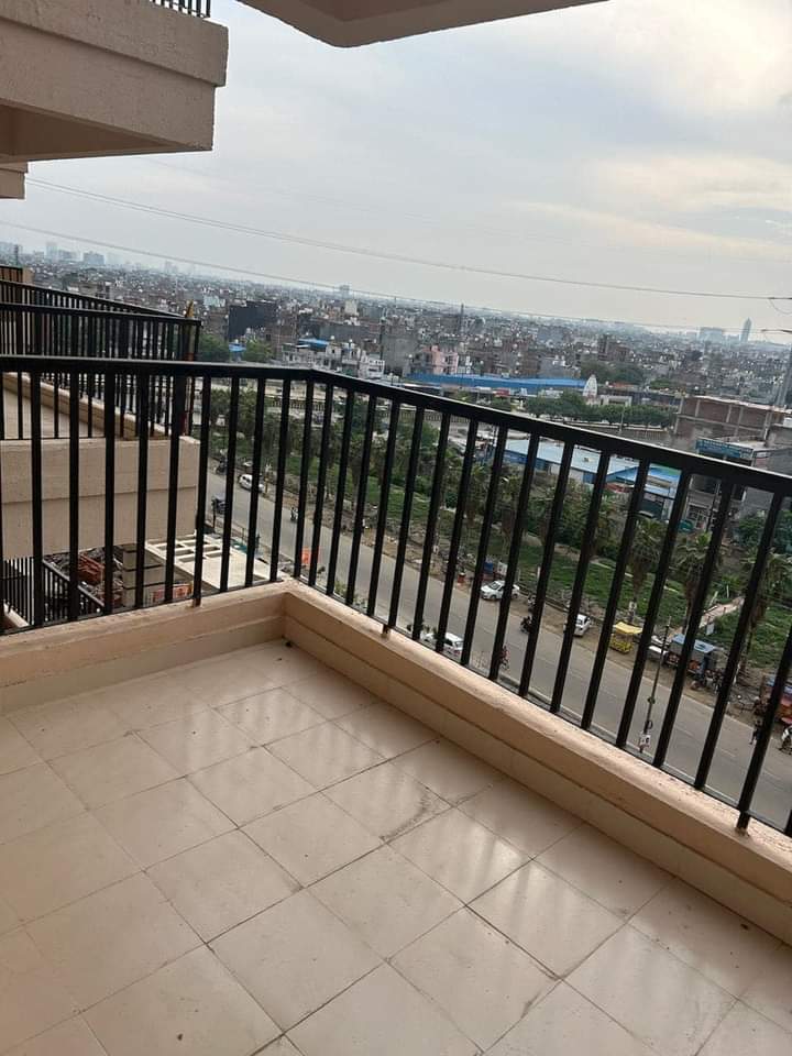 3 BHK + Extra Room Apartment For Sale in Gaur City 2 - 14th Avenue