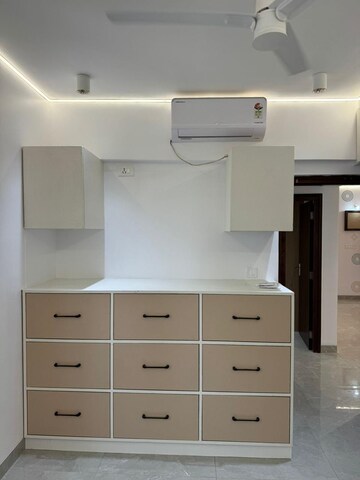 Room in 3 BHK Apartment at Hallmark Sunnyside, Manchirevula – for Rent