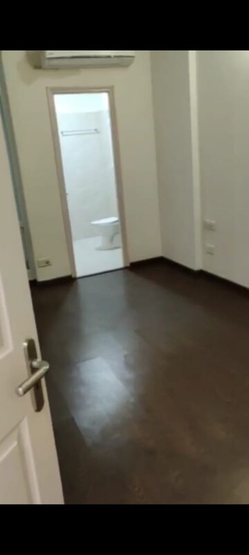 Room in 4 BHK Independent House at Sector 36 – for Rent