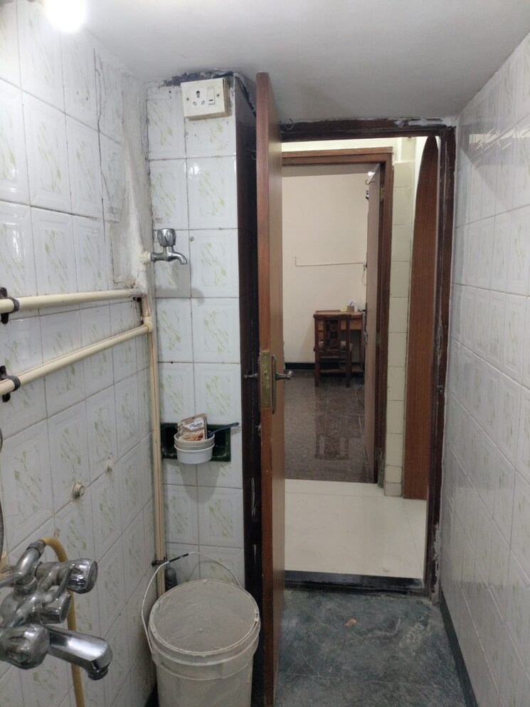 Bathroom, k-raheja-raheja-classique 3 Bedroom 1850 Sq.Ft. Apartment In Andheri West Mumbai 7819168