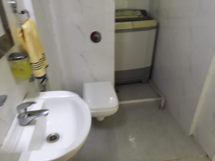 Bathroom, evershine-greens 3 Bedroom 1000 Sq.Ft. Apartment In Andheri West Mumbai 7819175