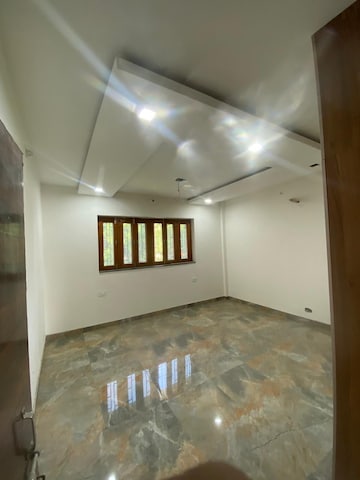 Bedroom in 4 BHK Builder Floor at Ansal Sushant Golf city, Sushant Golf City – for Rent