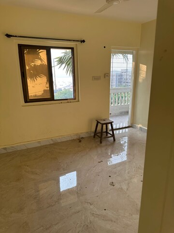 Room in 3.5 BHK Apartment at Duplex Heights, Andheri West – for Sale