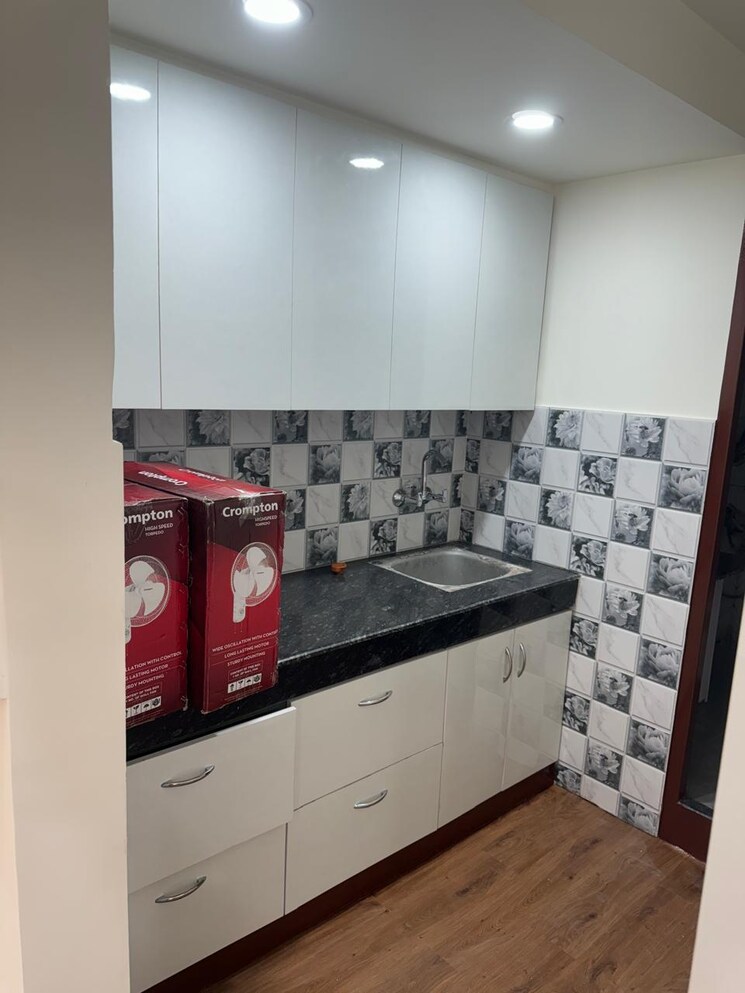 Kitchen, sarvodaya enclave 1.5 Bedroom 800 Sq.Ft. Builder Floor In Sarvodaya Enclave Delhi 7819267