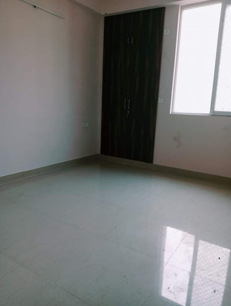 Room, amrapali-golf-homes 2 Bedroom 1100 Sq.Ft. Apartment In Sector 4, Greater Noida Greater Noida 7819284