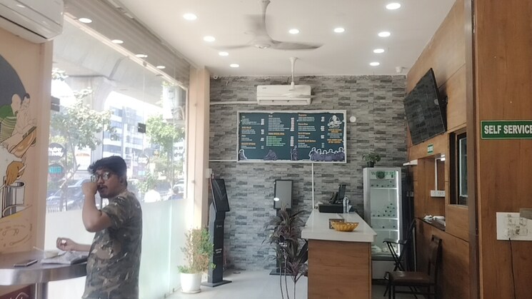  Parking, madhapur Commercial Showroom 1000 Sq.Ft. In Madhapur Hyderabad 7819294