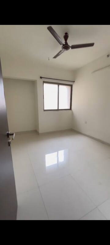Room in 2 BHK Apartment at Lodha Splendora Tierra, Ghodbunder Road – for Sale