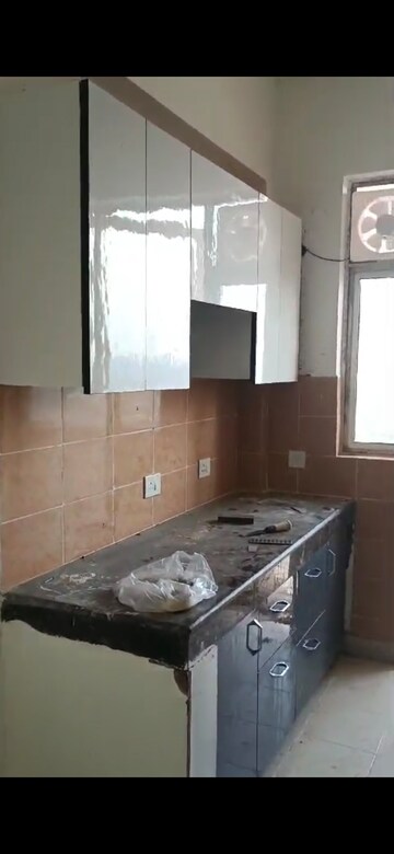 2 BHK Apartment For Rent in ILD Greens, Sector 37c