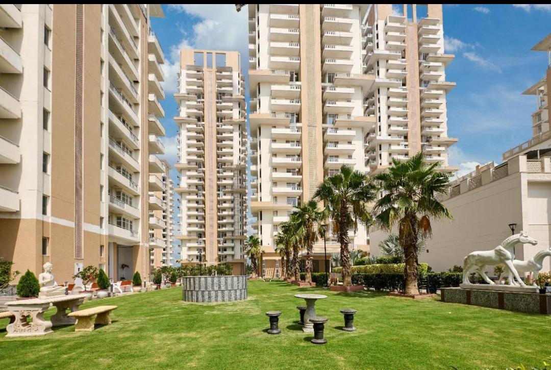 2 BHK Apartment For Resale in SS The Leaf Sector 85 Gurgaon  7819515