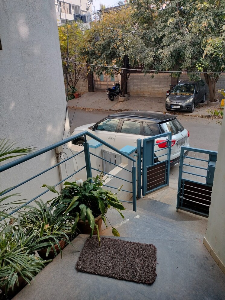 Balcony, hrbr layout 5 Bedroom 2400 Sq.Ft. Independent House In Hrbr Layout Bangalore 7819657