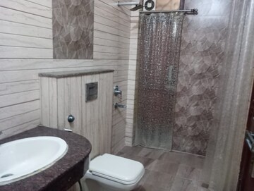 Master Bedroom in 1 BHK Builder Floor at New Ashok Nagar – for Rent