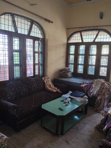 Master Bedroom in 3.5 BHK Independent House at Shimla Bypass Road – for Sale