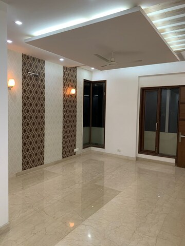 Room in 3 BHK Apartment at DLF The Skycourt, Sector 86 – for Sale