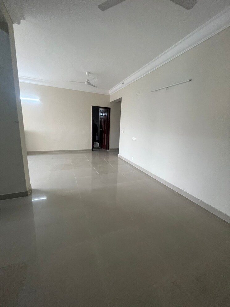 Room, paramount-floraville 3 Bedroom 1685 Sq.Ft. Apartment In Sector 137 Noida 7820099