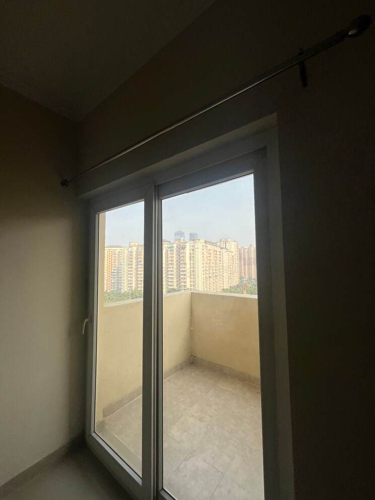 Room, paramount-floraville 3 Bedroom 1685 Sq.Ft. Apartment In Sector 137 Noida 7820099