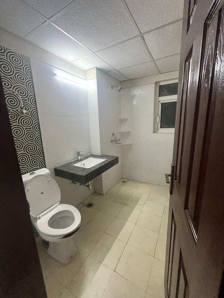 Attached Bathroom, paramount-floraville 3 Bedroom 1685 Sq.Ft. Apartment In Sector 137 Noida 7820099