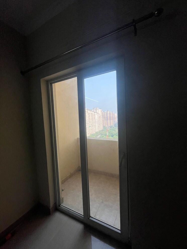 Room, paramount-floraville 3 Bedroom 1685 Sq.Ft. Apartment In Sector 137 Noida 7820099