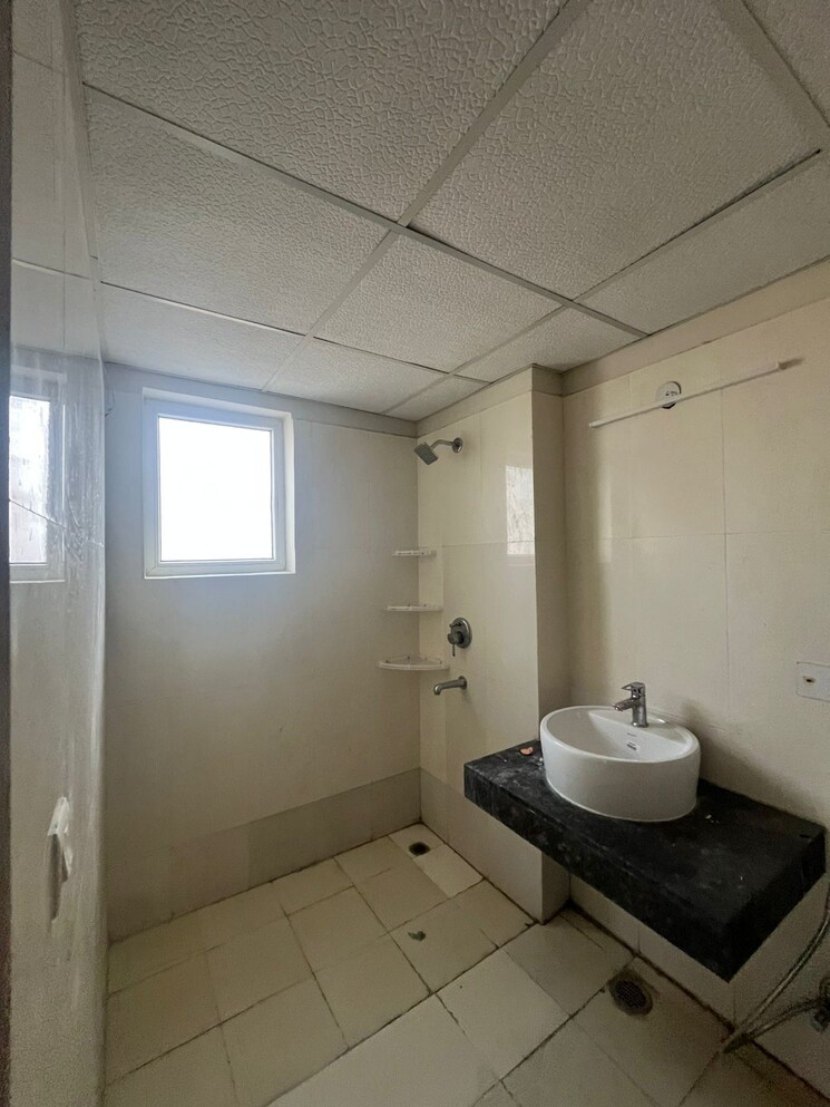 Bathroom, paramount-floraville 3 Bedroom 1685 Sq.Ft. Apartment In Sector 137 Noida 7820099
