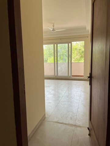 Room in 3 BHK Builder Floor at Sector 63 – for Sale