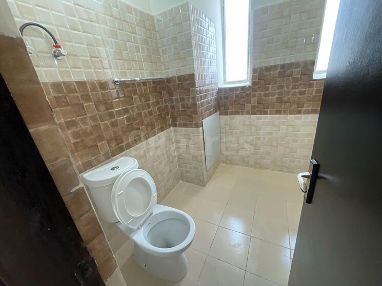 Bathroom, amrapali-silicon-city 3.5 Bedroom 1835 Sq.Ft. Apartment In Sector 76 Noida 7820287