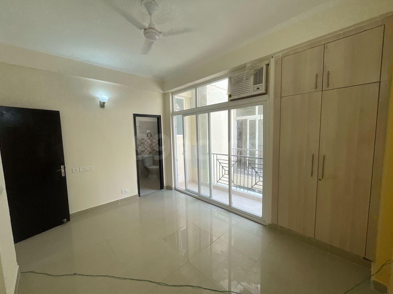 3.5 BHK + Study Room 1835 Sq.Ft. Apartment in Amrapali Silicon City
